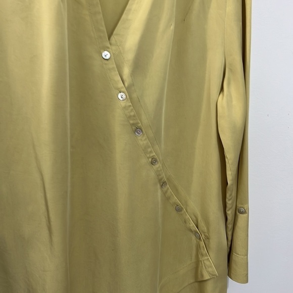 Soft Surroundings asymmet.crossover wrap button closure adjustable sleeves. XL - Picture 8 of 9